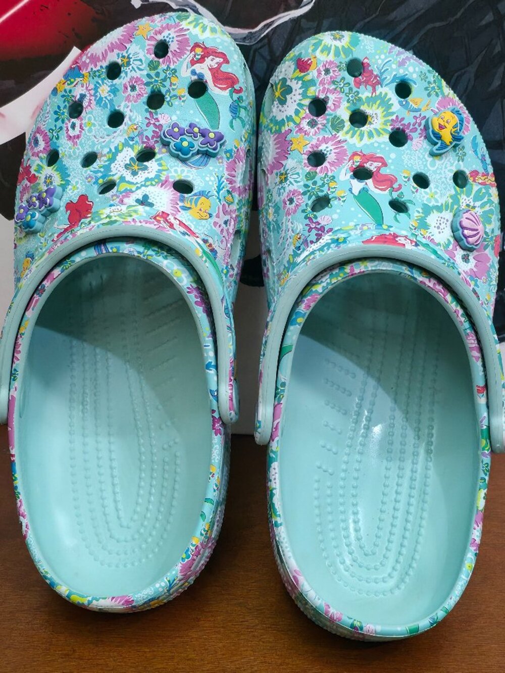 Disney x Vera Bradly Classic Clog - Picture 5 of 5